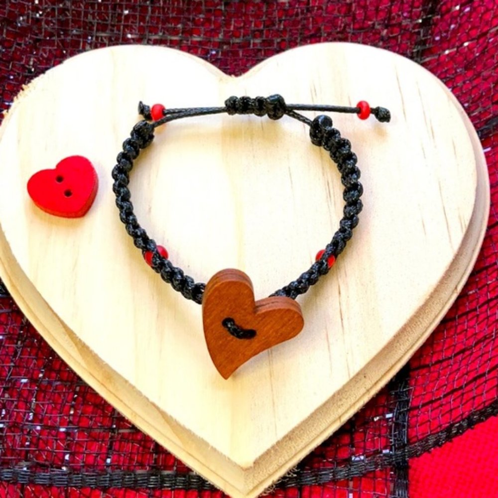 Rustic Wood ❤️ Love Heart macramé bracelet